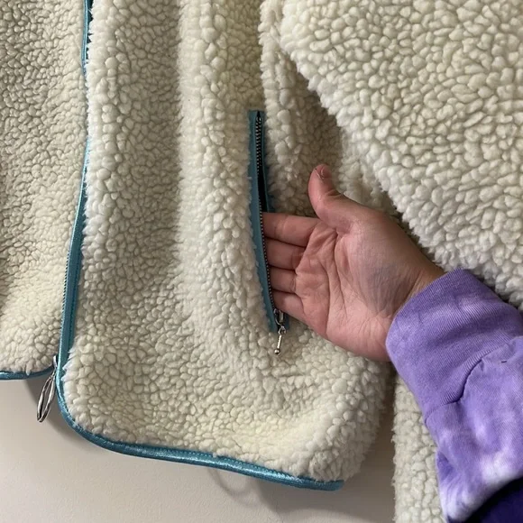 NWOT Ivory Ella Chloe White Sherpa Blue Satin Lined Full Zip Jacket Size Small - Picture 7 of 12